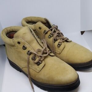 Bass V789 waterproof tan outdoor boot 8.5